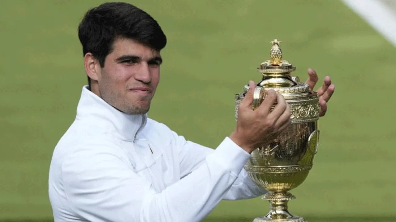 Alcaraz Menaklukkan Djokovic dan Menjuarai Wimbledon!